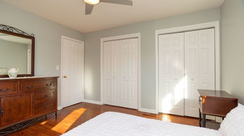 1901 Sunnyside Ave, Chicago IL 60630-3923 exterior