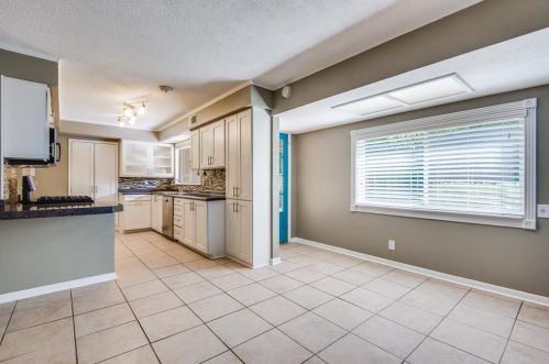 1212 Farnham Ct, Irving TX  75062-7502 exterior