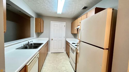 3304 Par 3 Way, Lithonia GA 30038-1816 exterior