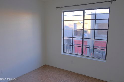 1515 Bryant Ave, Tucson AZ 85706-2917 exterior