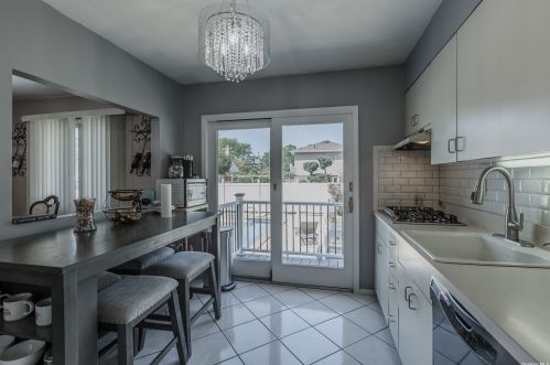 92 Forsythia Ln, Babylon NY 11703-2806 exterior