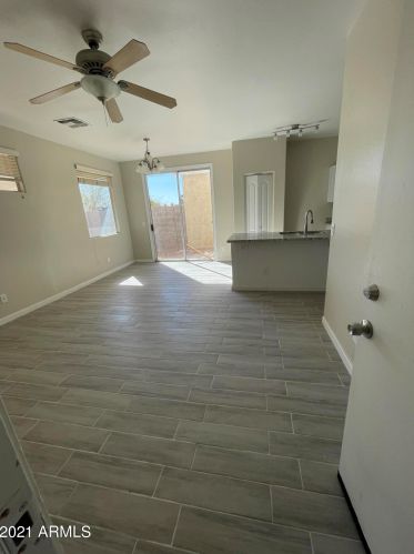 111 65th Dr, Phoenix, AZ 85043-5074