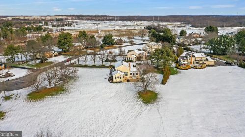 19840 Meredith Dr, Rockville MD 20855-2426 exterior