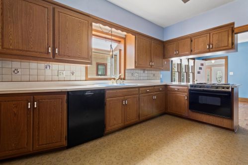 2150 66, Milwaukee WI 53213-2036 exterior