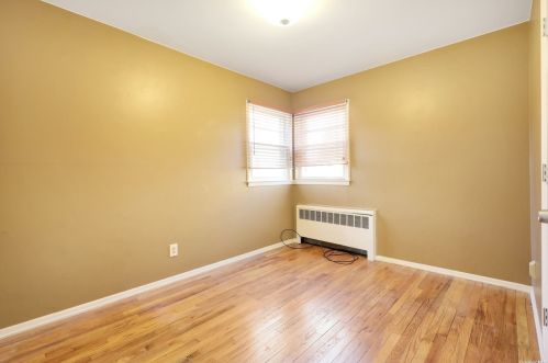 37 Bainbridge Ave, Huntington Station NY 11747-2602 exterior