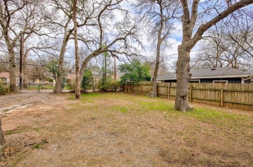 4323 Airport Blvd, Austin TX 78752-3826 exterior