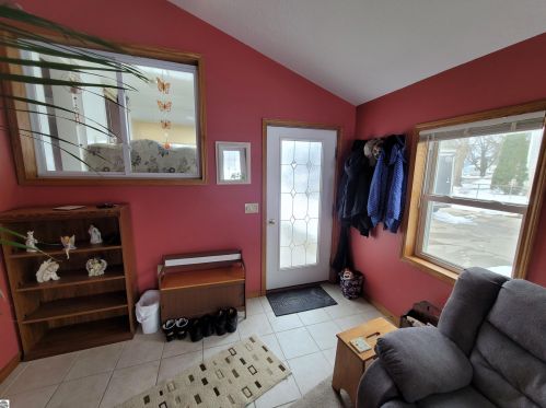 101 Orch Ave, Shepherd MI 48883-9106 exterior