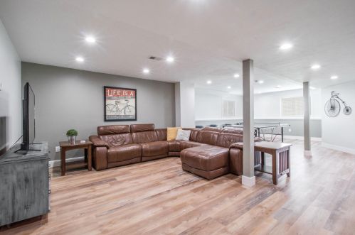 8401 Interlochen St, Kalamazoo MI  49009-3931 exterior