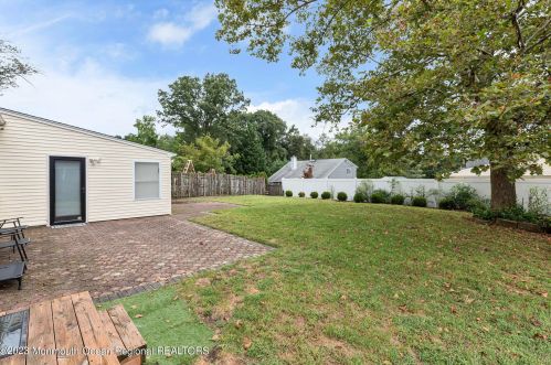 6 Stevens Pl, Hazlet NJ  07730-1205 exterior