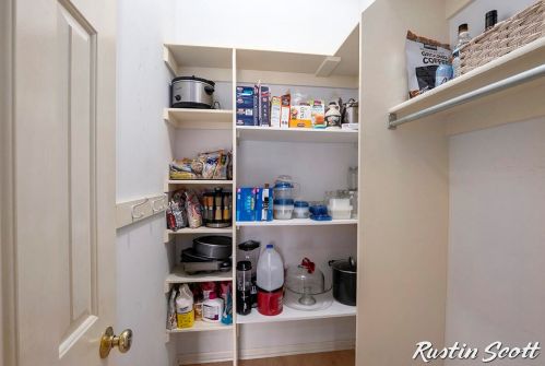 1621 Falcon Crest Dr, Grand Rapids MI 49525-7011 exterior