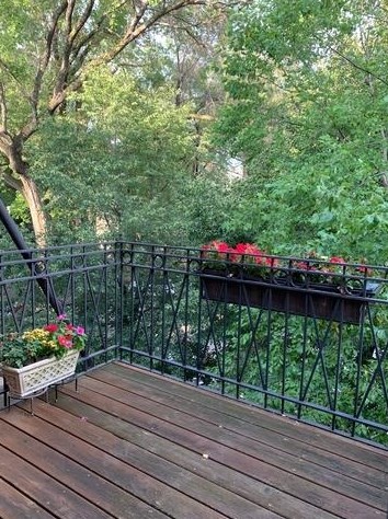 1368 Mohawk St, Chicago IL  60610-2883 exterior