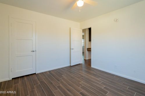 4220 16 Dr, Phoenix AZ 85015-1426 exterior