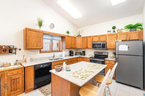 328 Hickory St, Duluth MN 55811-4899 exterior