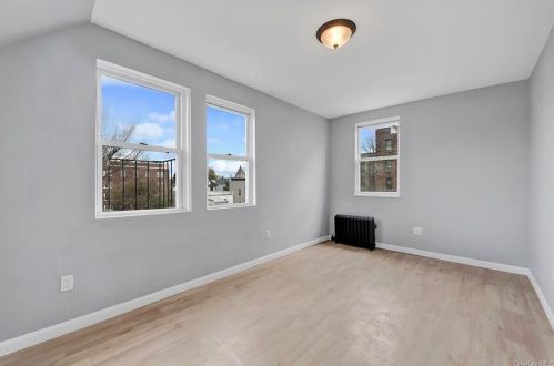 11 Cortlandt St, Mount Vernon NY 10550-2700 exterior