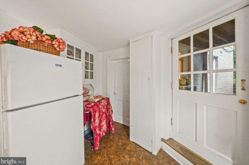 126 Fairfax St, Alexandria VA 22314-3331 exterior