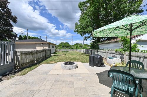 2965 99, Milwaukee WI 53227-3674 exterior