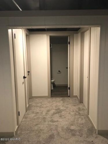 3119 Riviera Dr, Grand Rapids MI 49512-1862 exterior