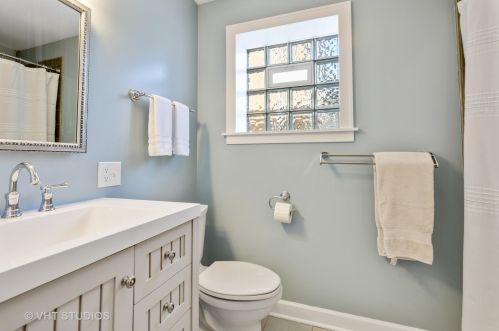 4860 Berwyn Ave, Chicago IL 60640-2007 exterior