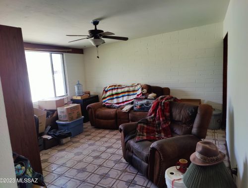 1302 Kleindale Rd, Tucson AZ 85749-8385 exterior