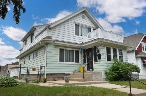 3929 20th St, Milwaukee, WI 53221-1944