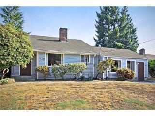 5307 Manning St, Seattle, WA 98116-3127