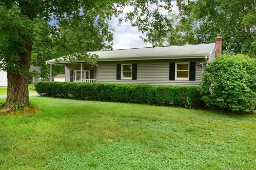 18 Westerly Dr, Enfield CT 06082-4031 exterior