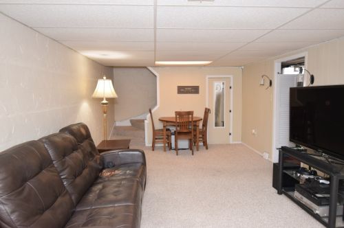 8503 Stuth Ave, Milwaukee WI 53227-3745 exterior