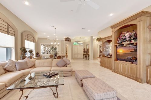 56 Is Dr, Boynton Beach FL 33435-3338 exterior