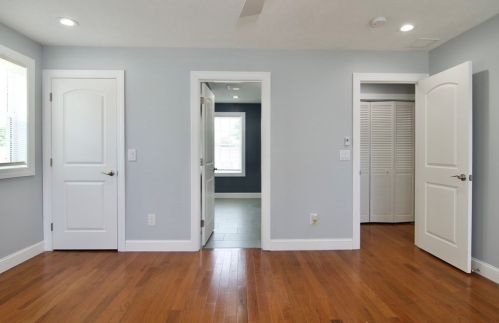 75 Rochford Cir, Springfield MA  01128-1024 exterior