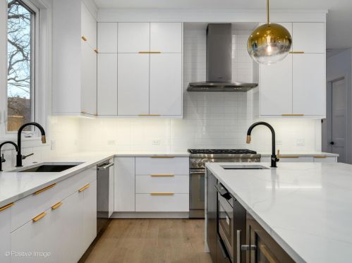 2129 Maplewood Ave, Chicago IL  60647-4148 exterior