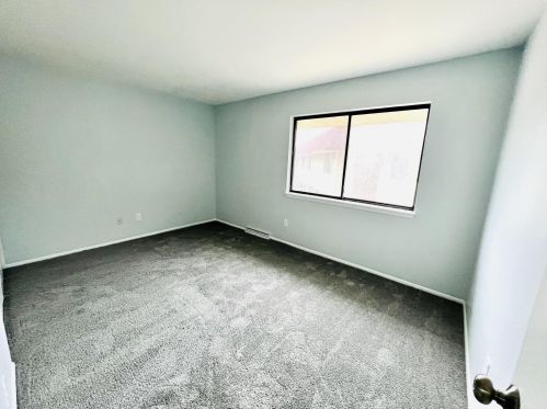 6102 Prt Ave, Milwaukee WI 53223-4118 exterior