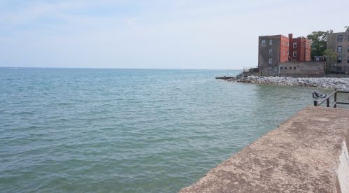 7631 Greenview Ave, Chicago IL  60626-1209 exterior