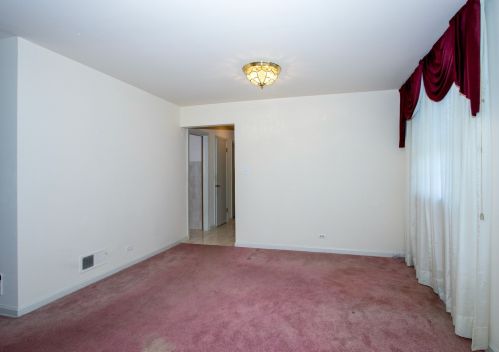 6621 Schreiber Ave, Chicago IL  60631-2021 exterior