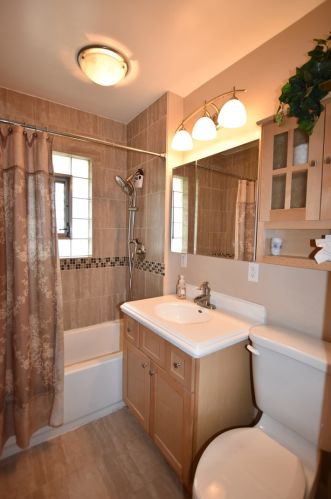 286 Pick Ave, Elmhurst IL 60126-3058 exterior