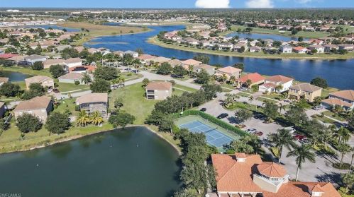 2050 Grv Dr, Naples FL 34120-1419 exterior