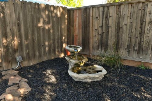 3231 Ida Dr, Concord CA  94519-2136 exterior