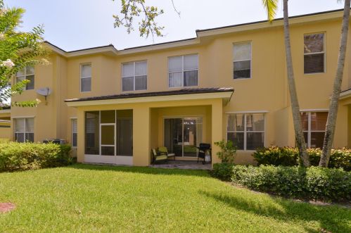 6117 Kendra Ln, Fort Pierce FL 34983-4140 exterior