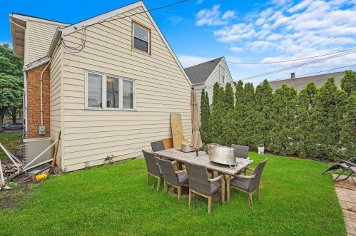 5616 Kolin Ave, Chicago IL 60629-4838 exterior