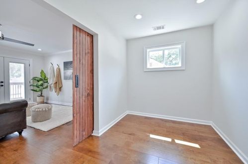 1477 Mercer Ave, Atlanta GA  30337-1515 exterior