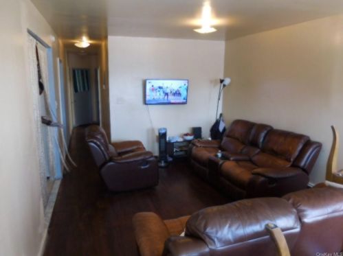 1551 Bruckner Blvd, Bronx NY 10472-6408 exterior