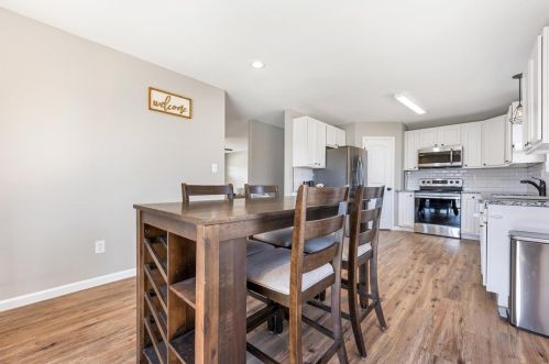 250 Village Circle Dr, Winfield MO 63389-2051 exterior