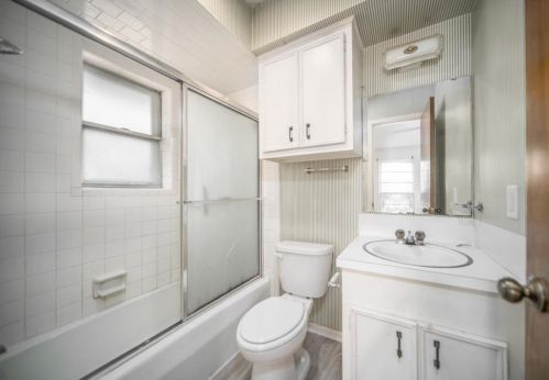 241 Normal Park Dr, Huntsville TX 77320-3438 exterior