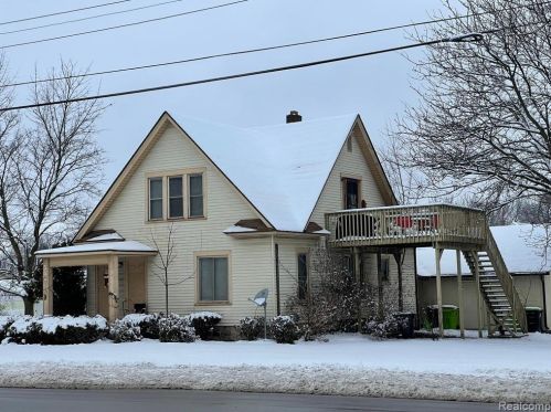 514 Shiawassee Ave, Fenton, MI 48430-2099