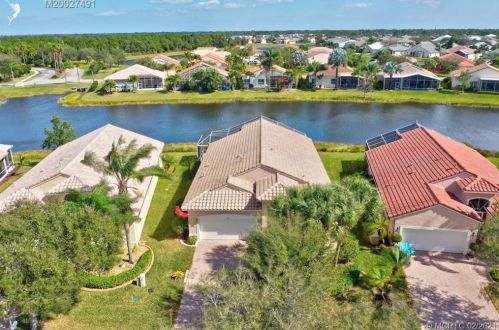 332 Shoreline Cir, Fort Pierce FL 34986-2913 exterior