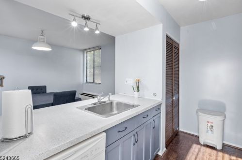 684 Irvington Ave, Maplewood NJ 07040-1623 exterior