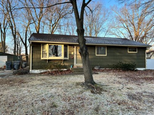 2 Tabor Rd, Enfield CT 06082-2056 exterior