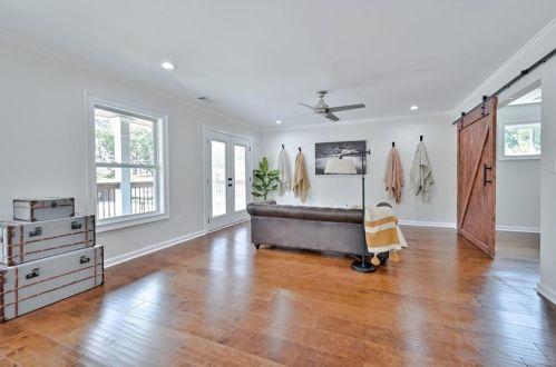 1477 Mercer Ave, Atlanta GA  30337-1515 exterior