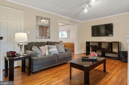 744 New Holland Ave, Lancaster PA 17602-2136 exterior