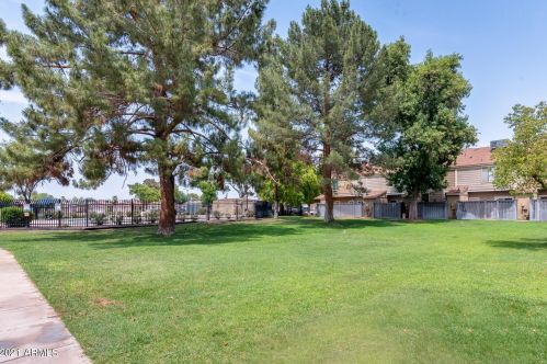 18810 33rd Dr, Phoenix AZ  85027-4891 exterior