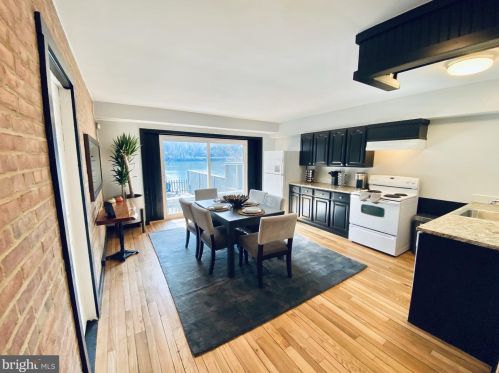 3526 K St, Washington DC  20007-3503 exterior